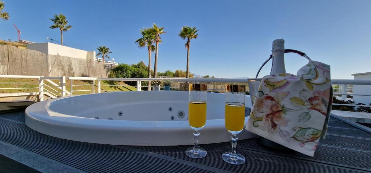 Casares Del Mar Luxury Apartment Malaga Bagian luar foto