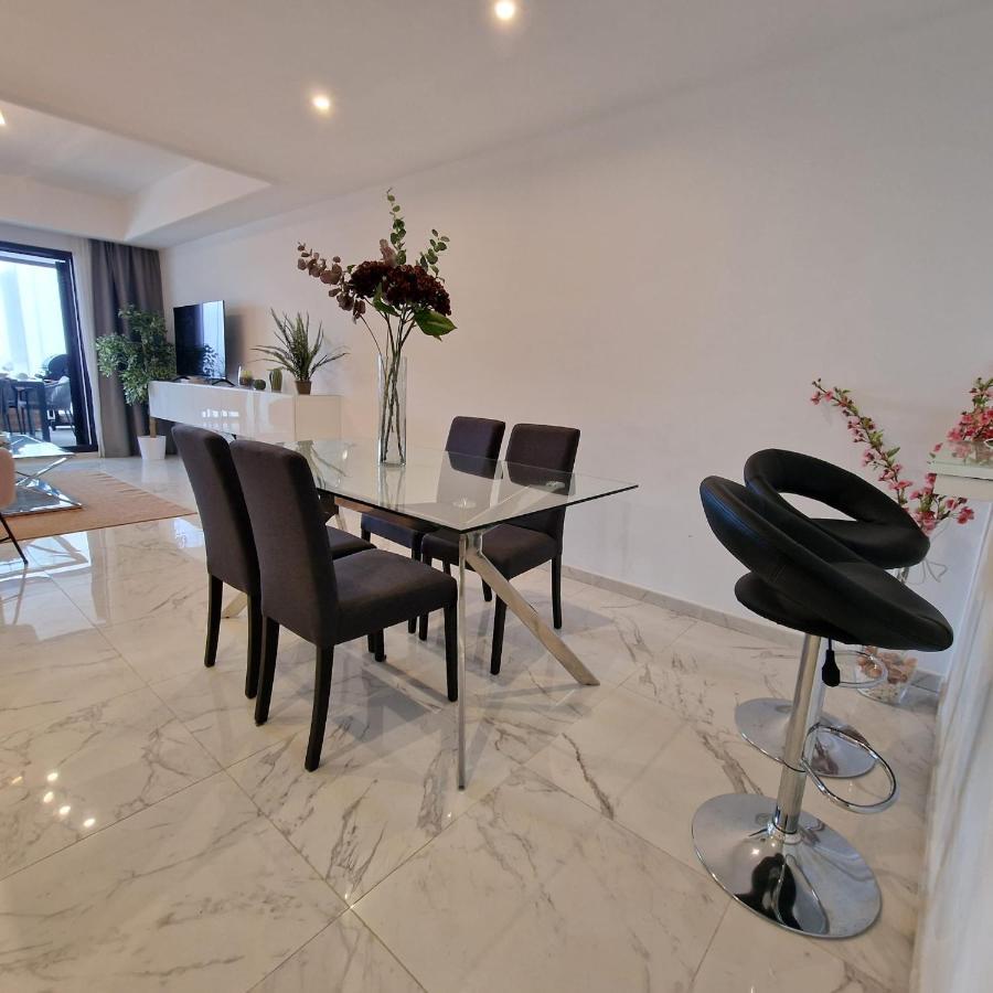 Casares Del Mar Luxury Apartment Malaga Bagian luar foto